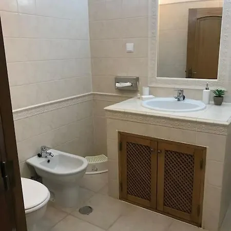 Magnifique Piscine Proche De La * Quelfes