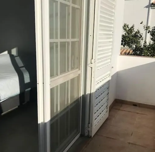 Magnifique Piscine Proche De La Willa Quelfes